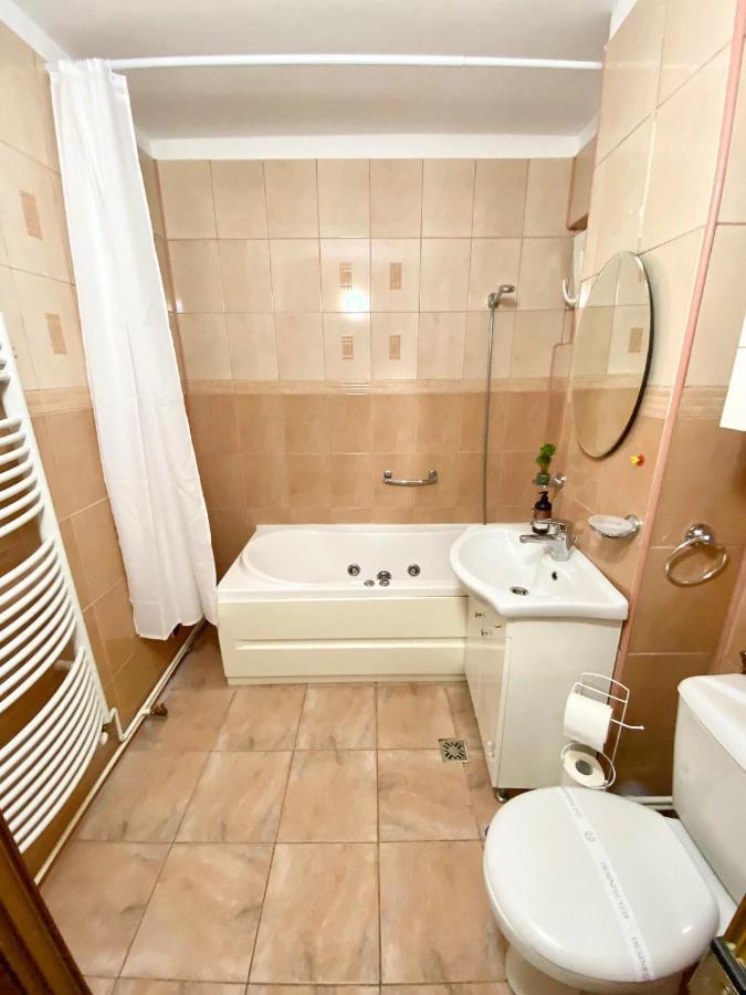 Jad - Familiy 4 Rooms Apartment - Near Forest And Historic Center - Racadau Braşov Exterior foto